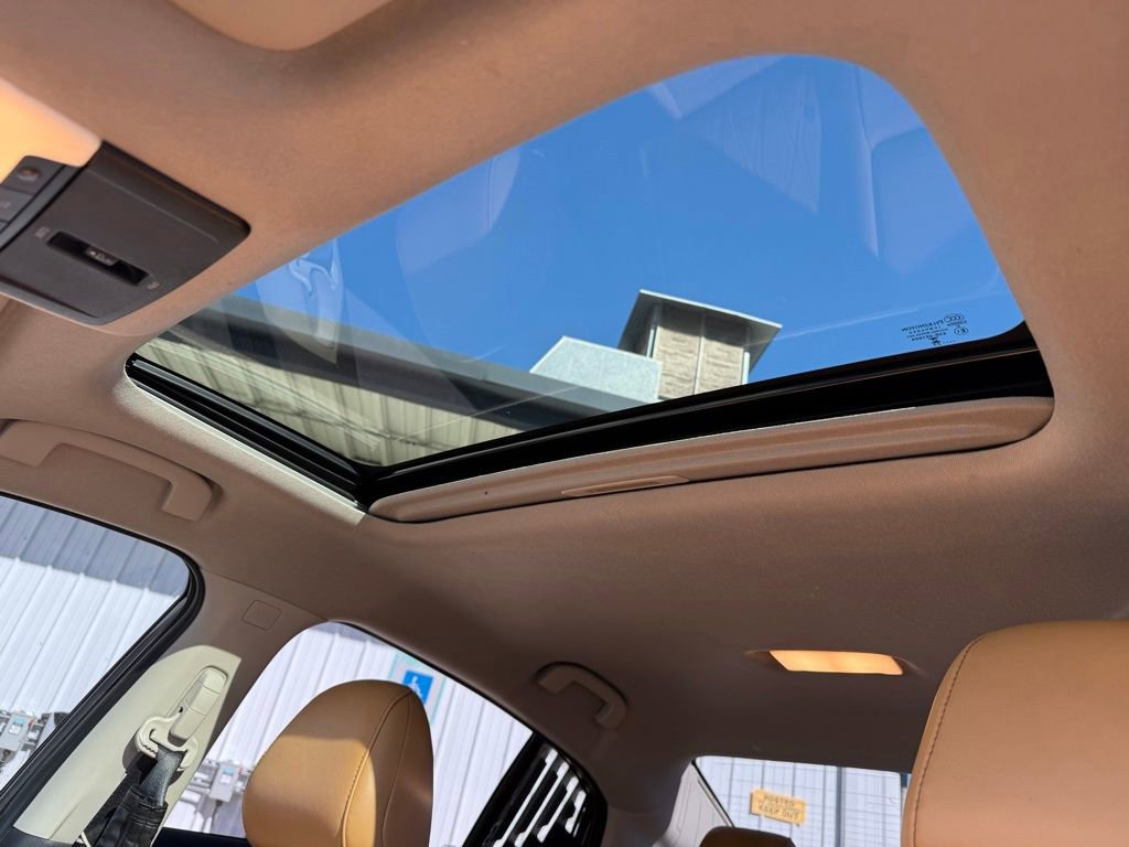 Used 2024 Nissan Sentra SV w/ SV Premium Package image 14