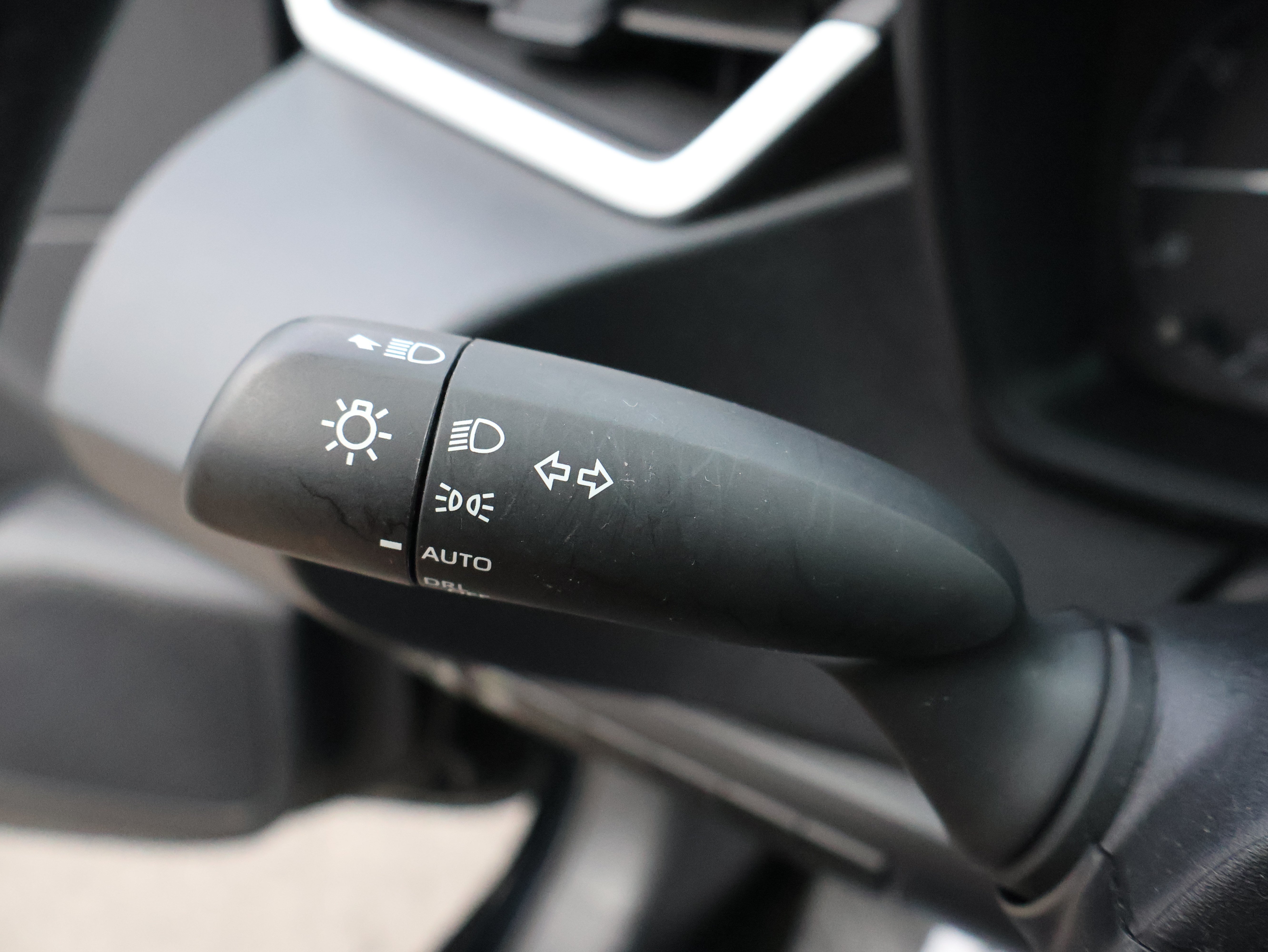 Used 2025 Toyota Corolla LE FWD image 31