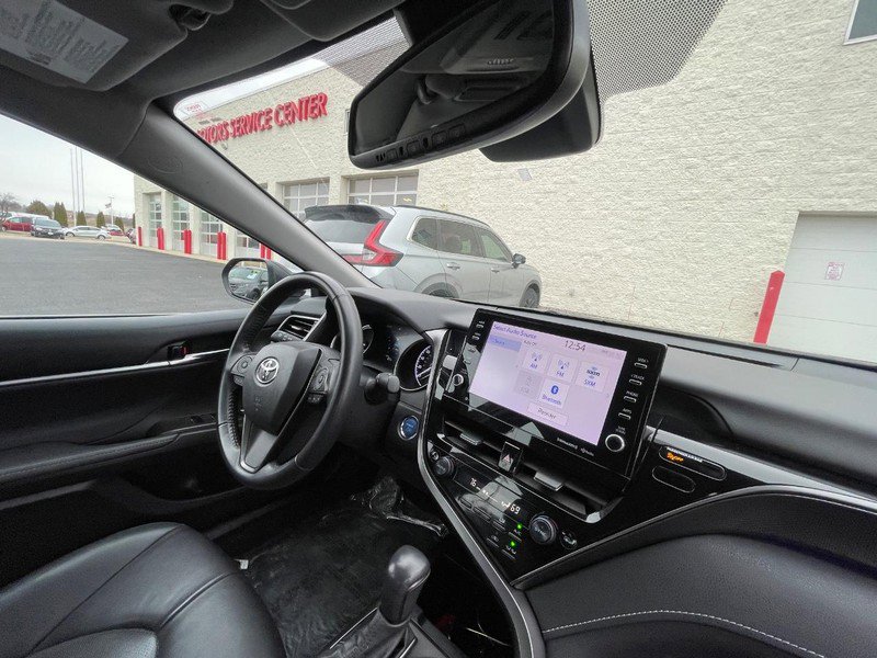 Used 2022 Toyota Camry XSE image 3