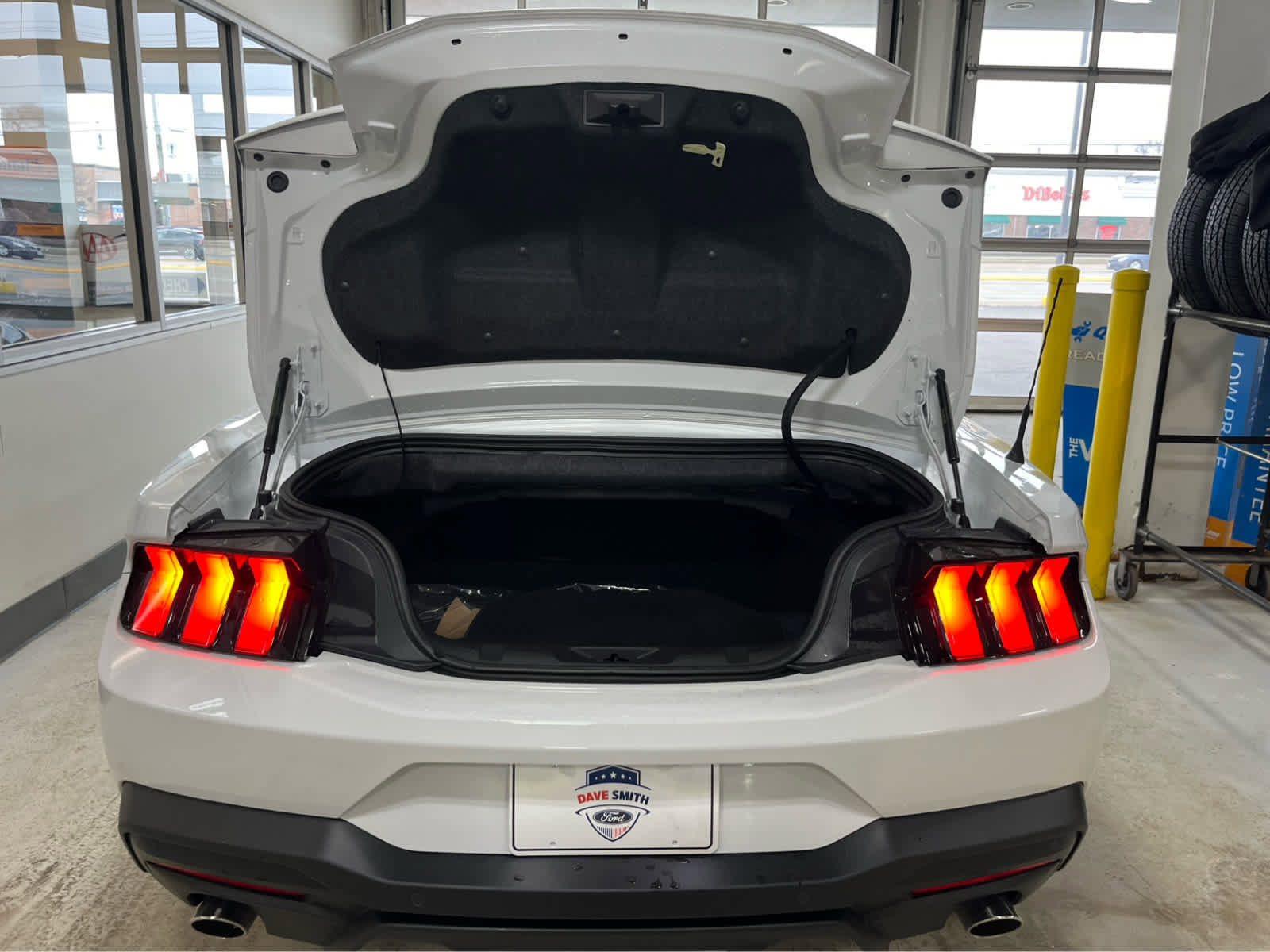 Used 2025 Ford Mustang GT Premium image 31