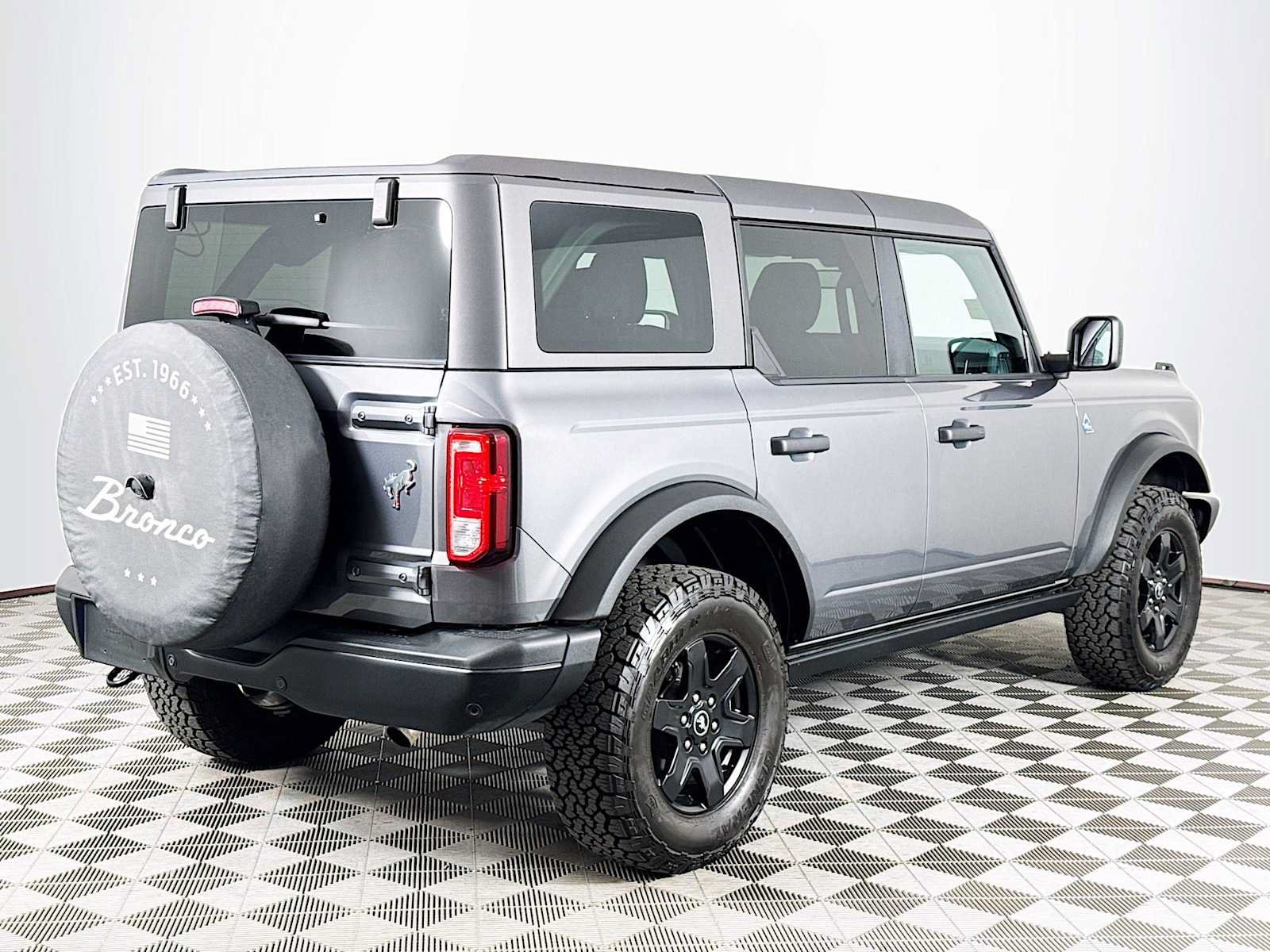 Used 2023 Ford Bronco Black Diamond AWD/4WD image 5