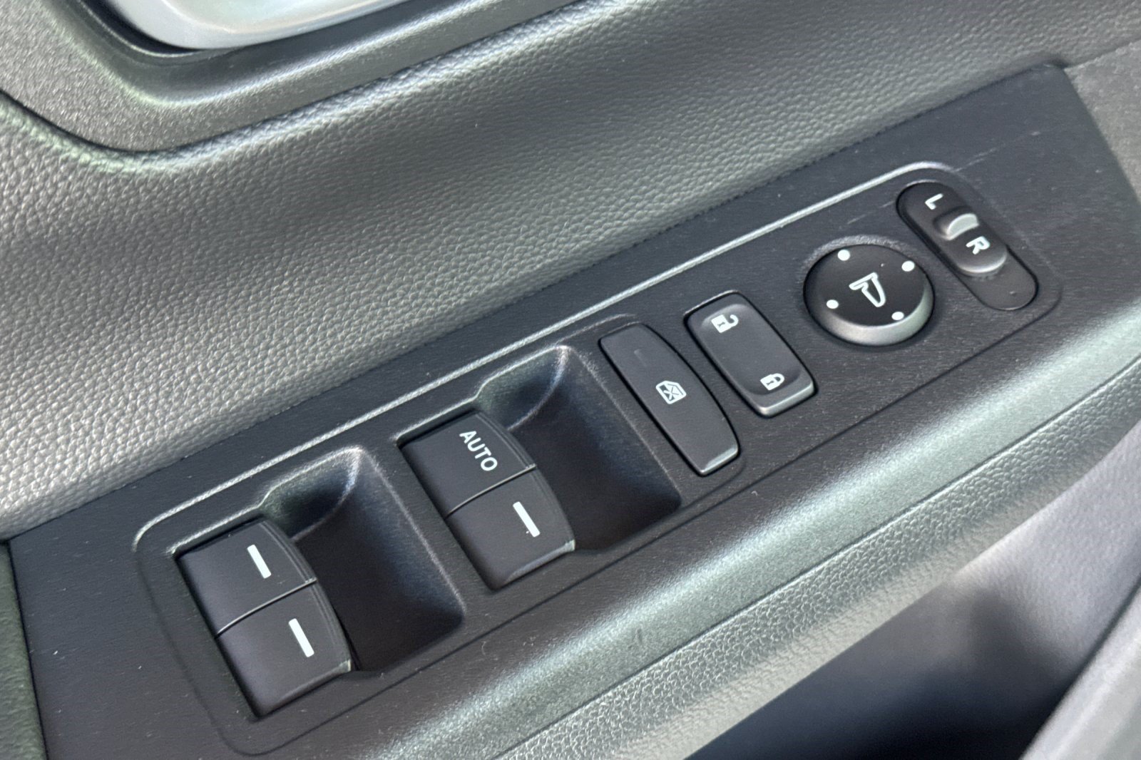 Used 2024 Honda CR-V LX image 14