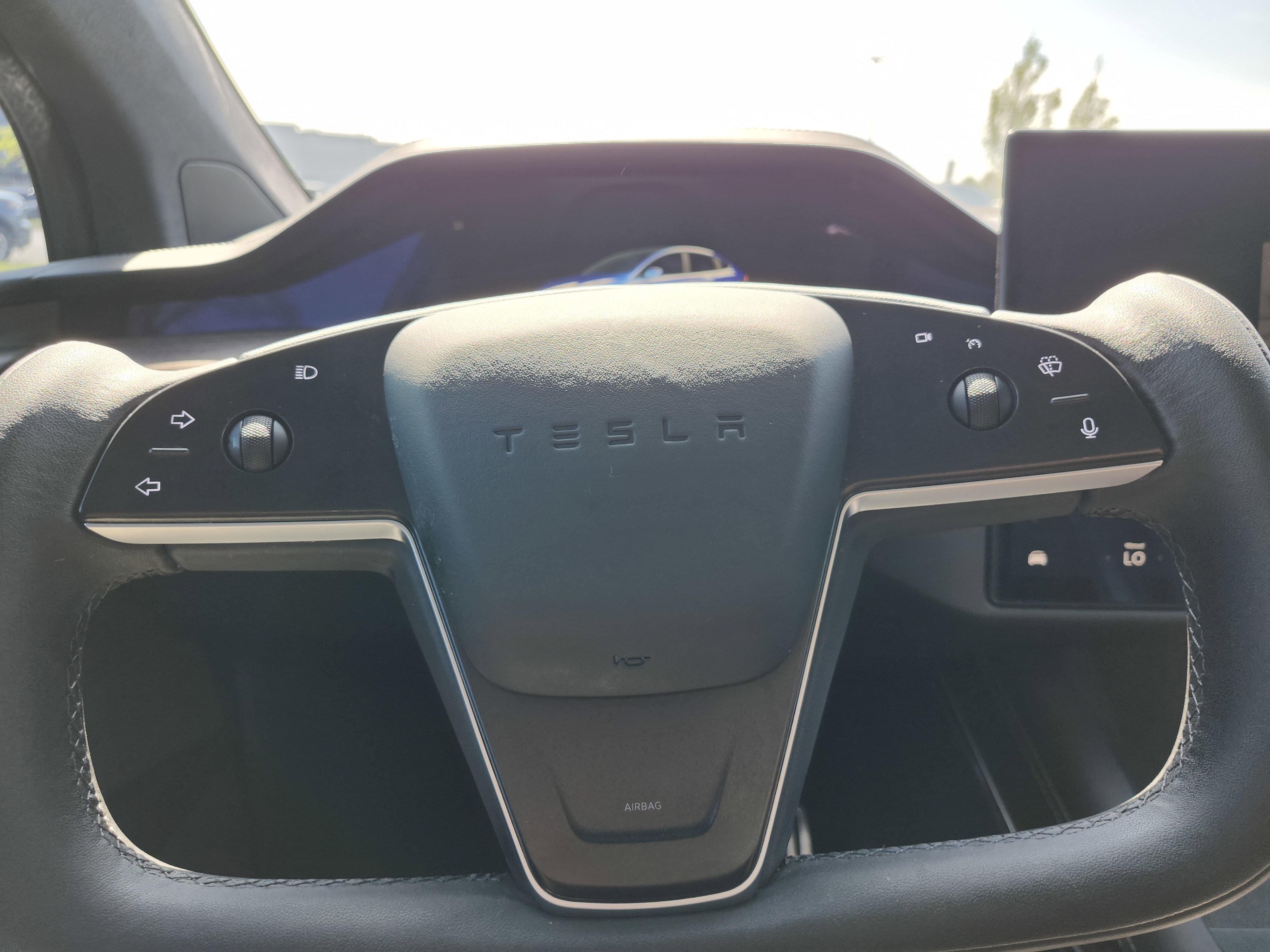 Used 2023 Tesla Model X image 29