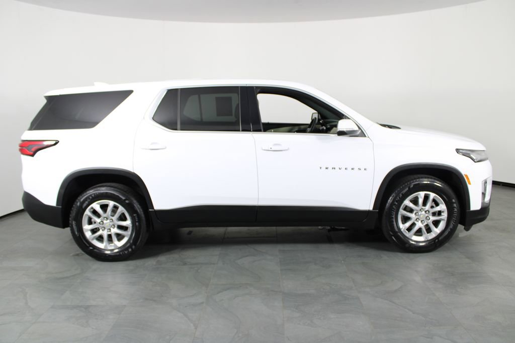 Used 2023 Chevrolet Traverse LS w/ Safety Package FWD image 12