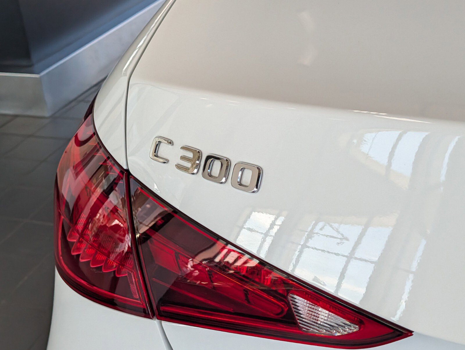 Used 2024 Mercedes-Benz C 300 4MATIC Sedan image 4