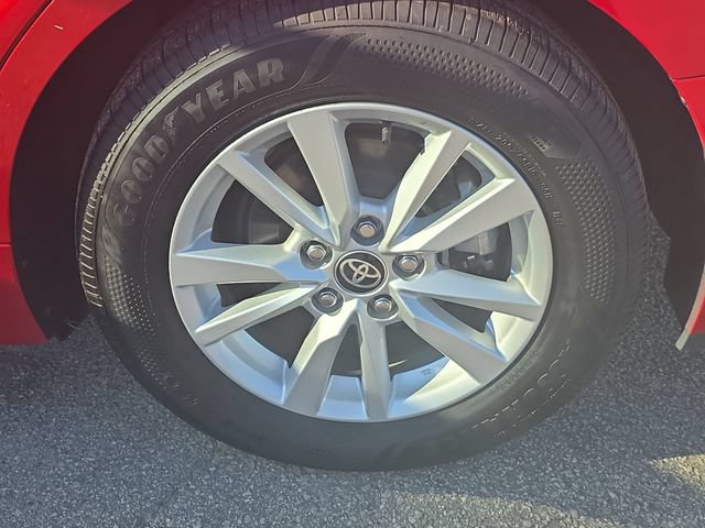 Used 2025 Toyota Camry LE FWD image 32