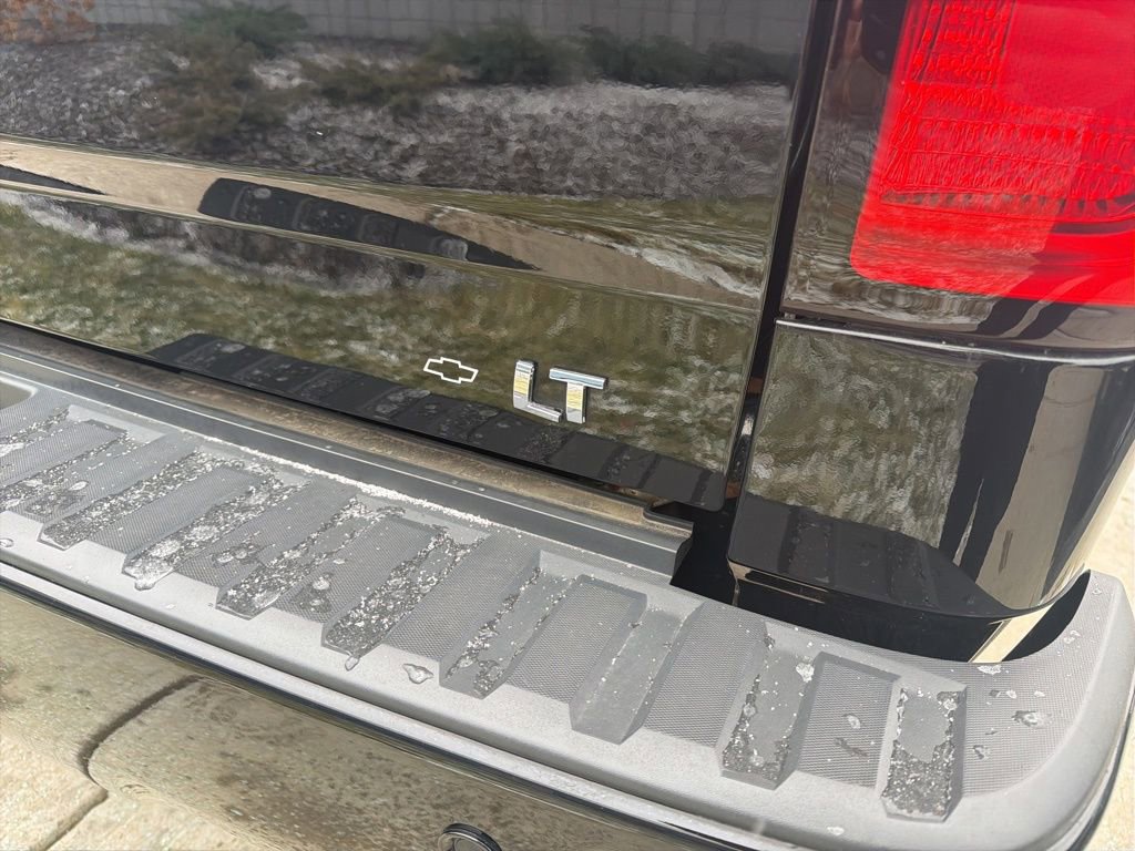 Used 2018 Chevrolet Silverado 1500 LT w/ Midnight Edition image 39