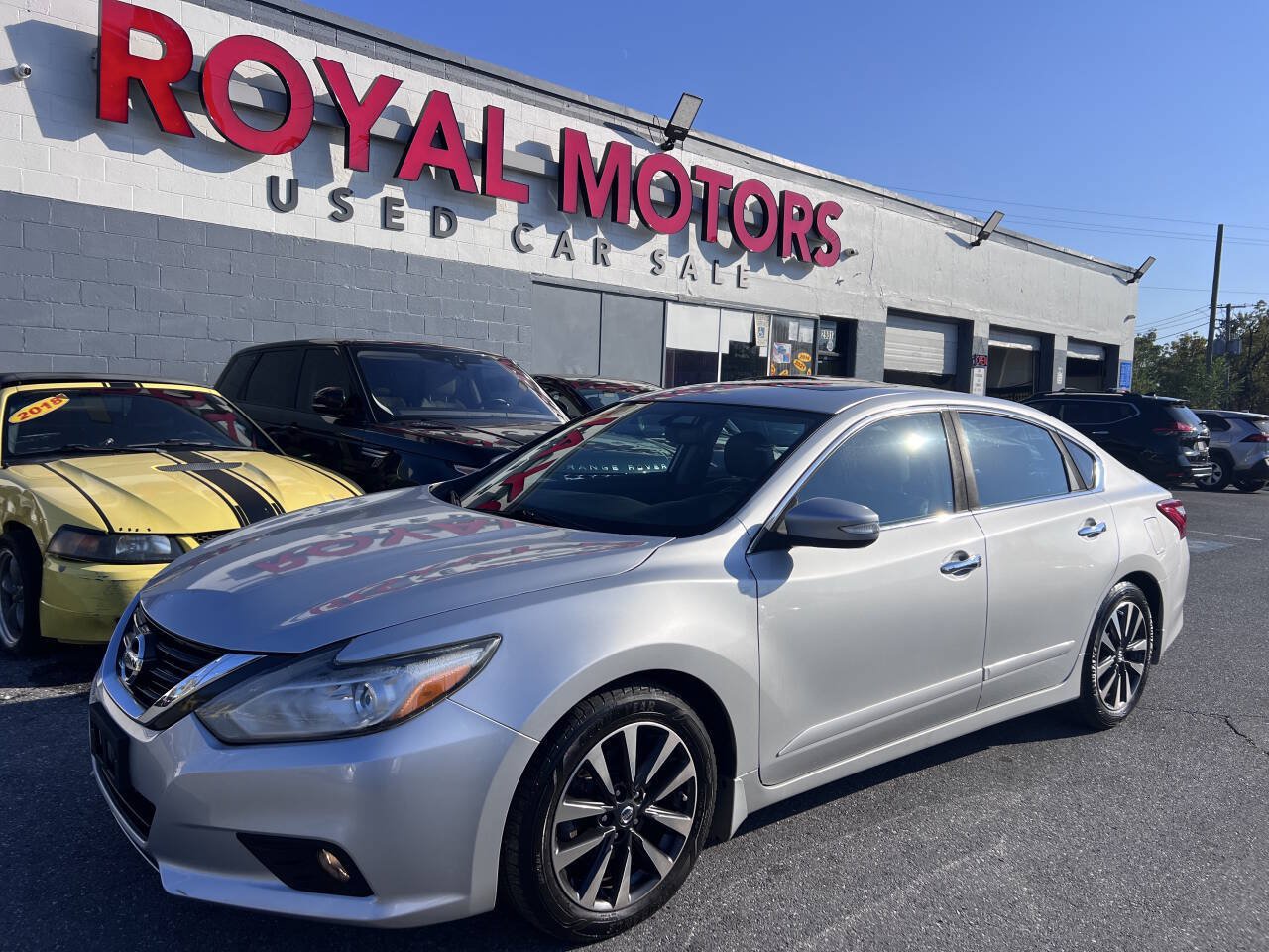 Used 2016 Nissan Altima 2.5 SL w/ 2.5 Technology Package
