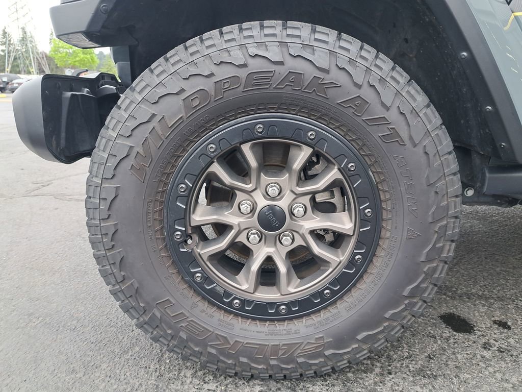 Used 2024 Jeep Gladiator Sport AWD/4WD image 29