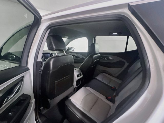 Used 2024 GMC Terrain SLT FWD image 18