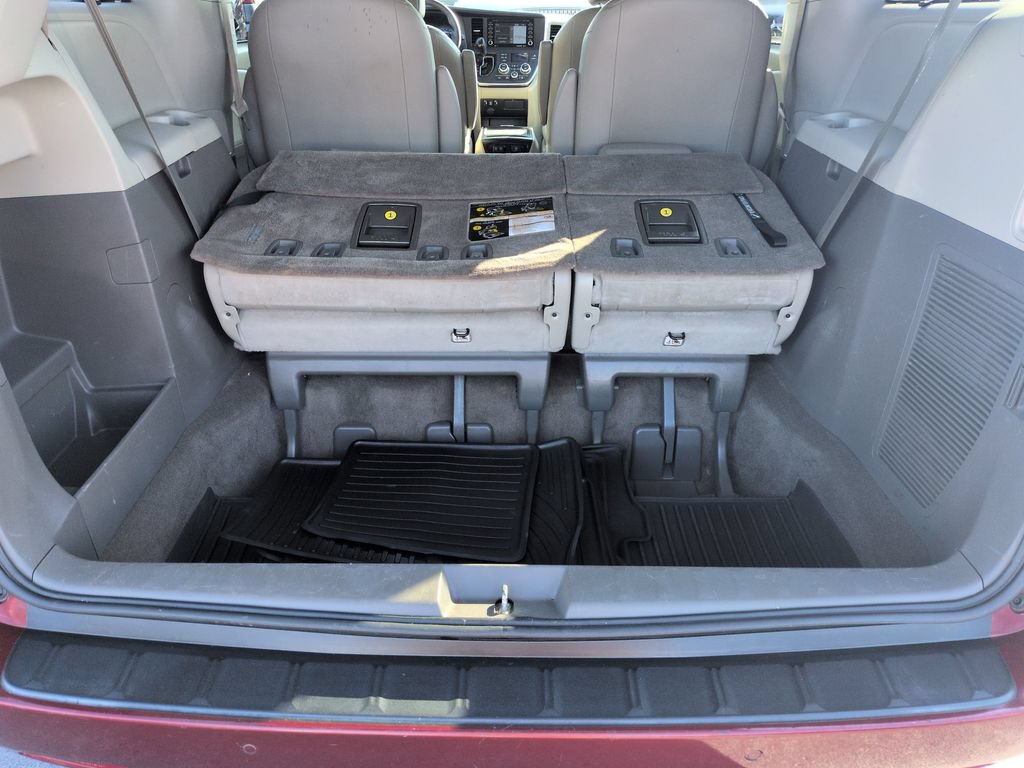 Used 2018 Toyota Sienna XLE w/ XLE Navigation Package AWD/4WD image 23