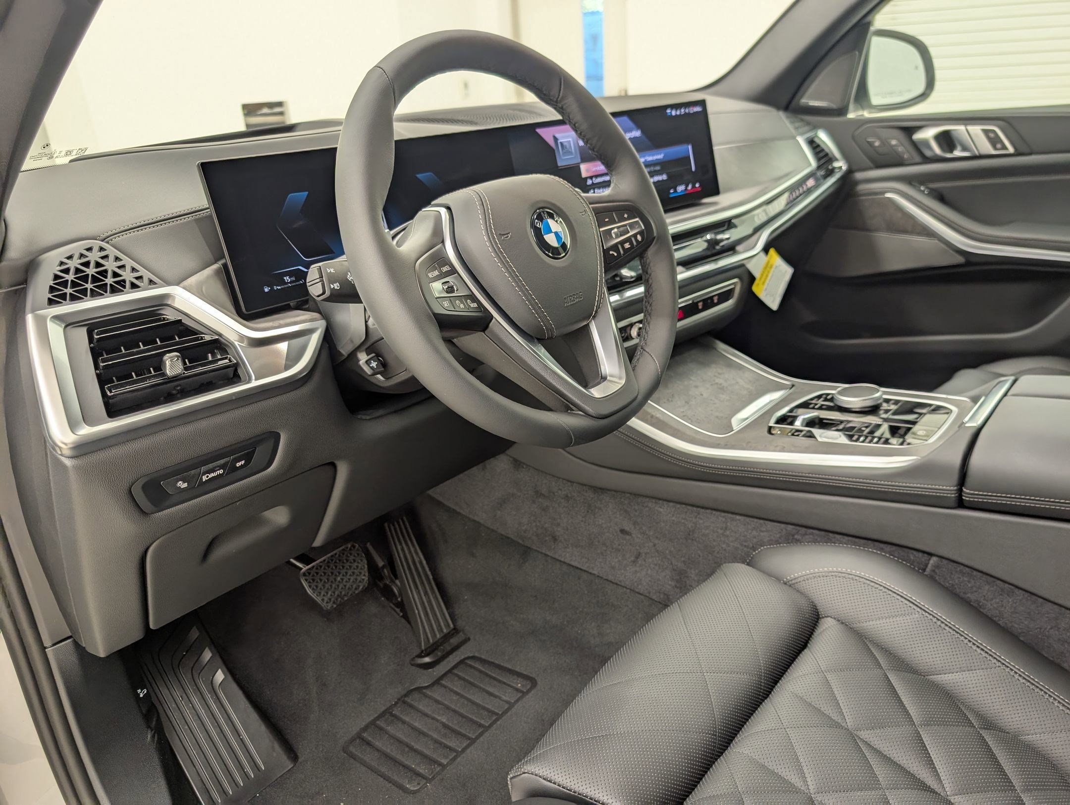 Used 2026 BMW X5 xDrive40i w/ Climate Comfort Package AWD/4WD image 4