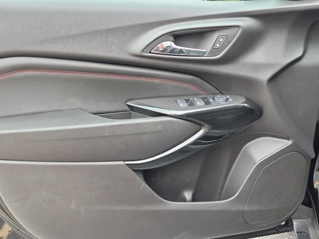Used 2025 Chevrolet Trax RS w/ Driver Confidence Package FWD image 9
