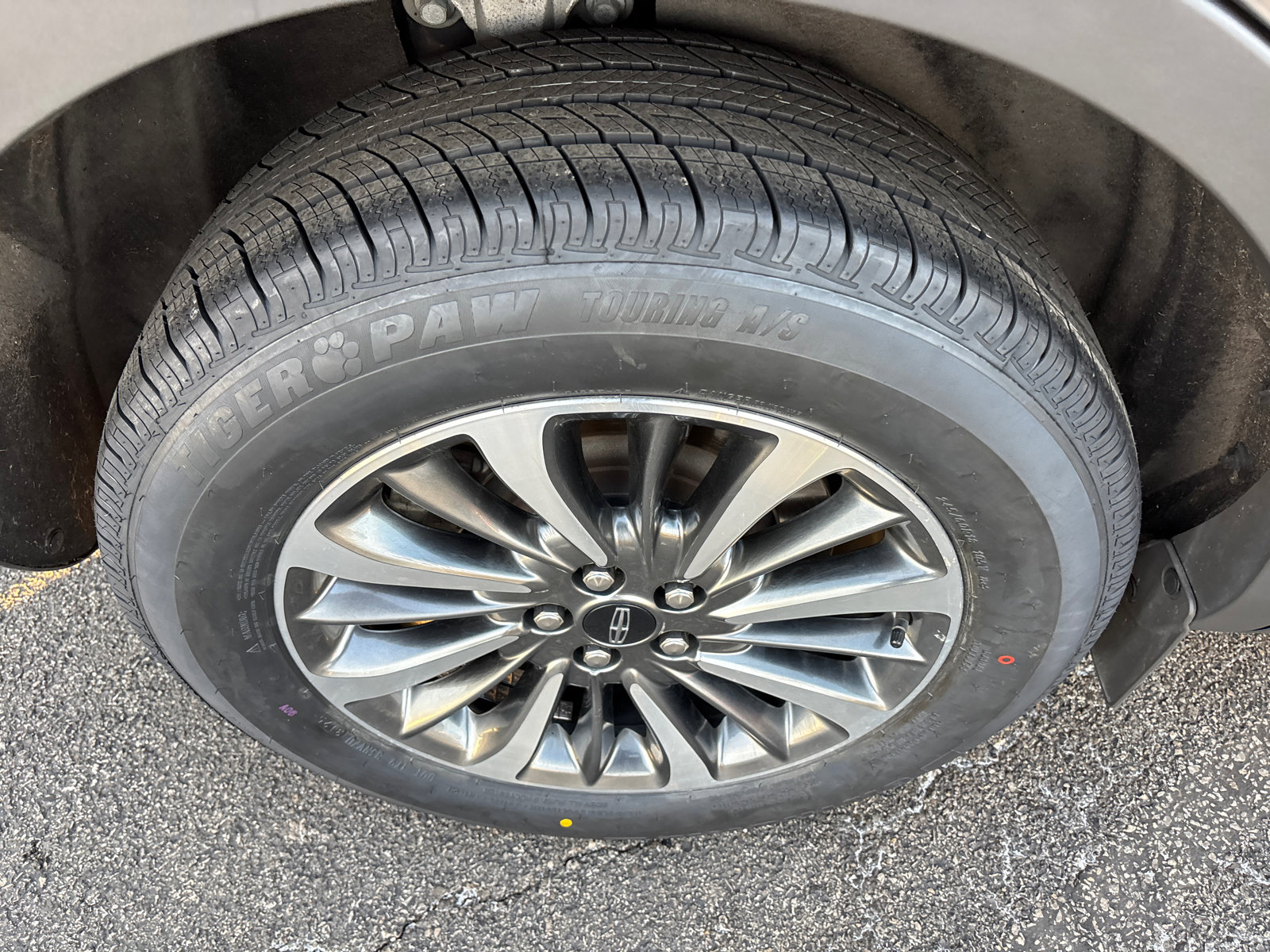 Certified 2022 Lincoln Nautilus AWD w/ Premium Package image 10