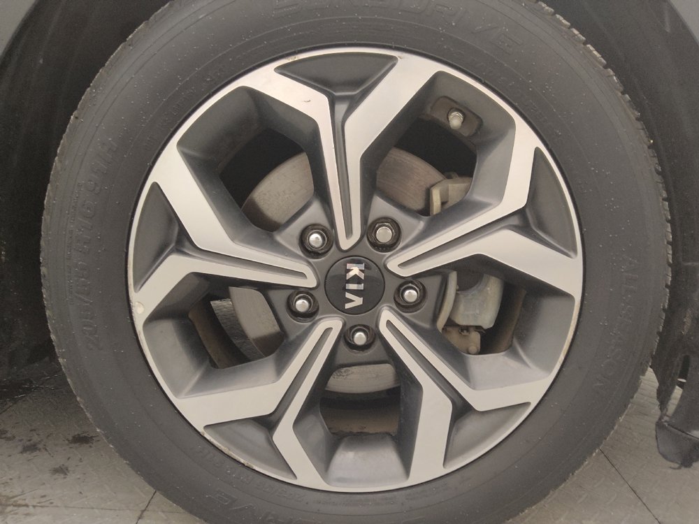 Used 2020 Kia Forte LXS FWD image 31