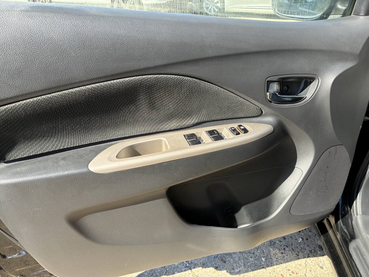 Used 2009 Toyota Yaris Sedan FWD image 11