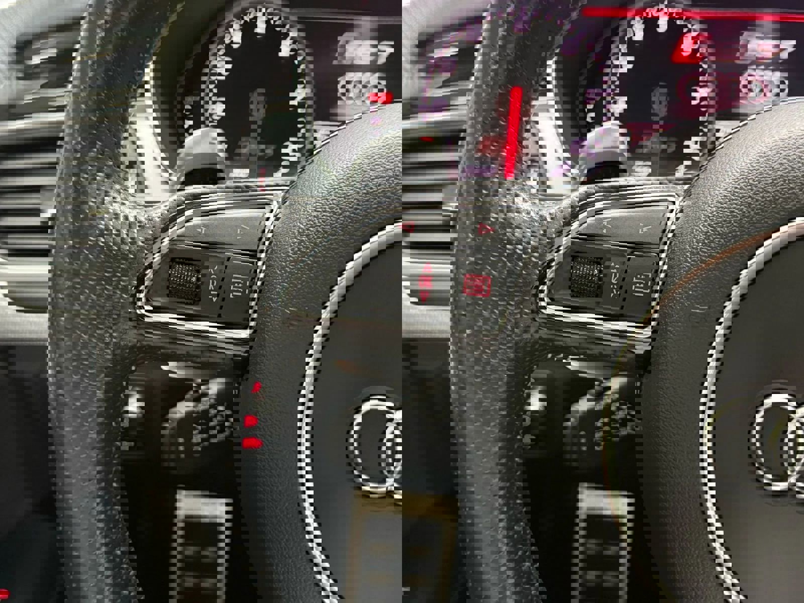 Used 2016 Audi RS 7 Prestige w/ RS 7 Dynamic Package image 32