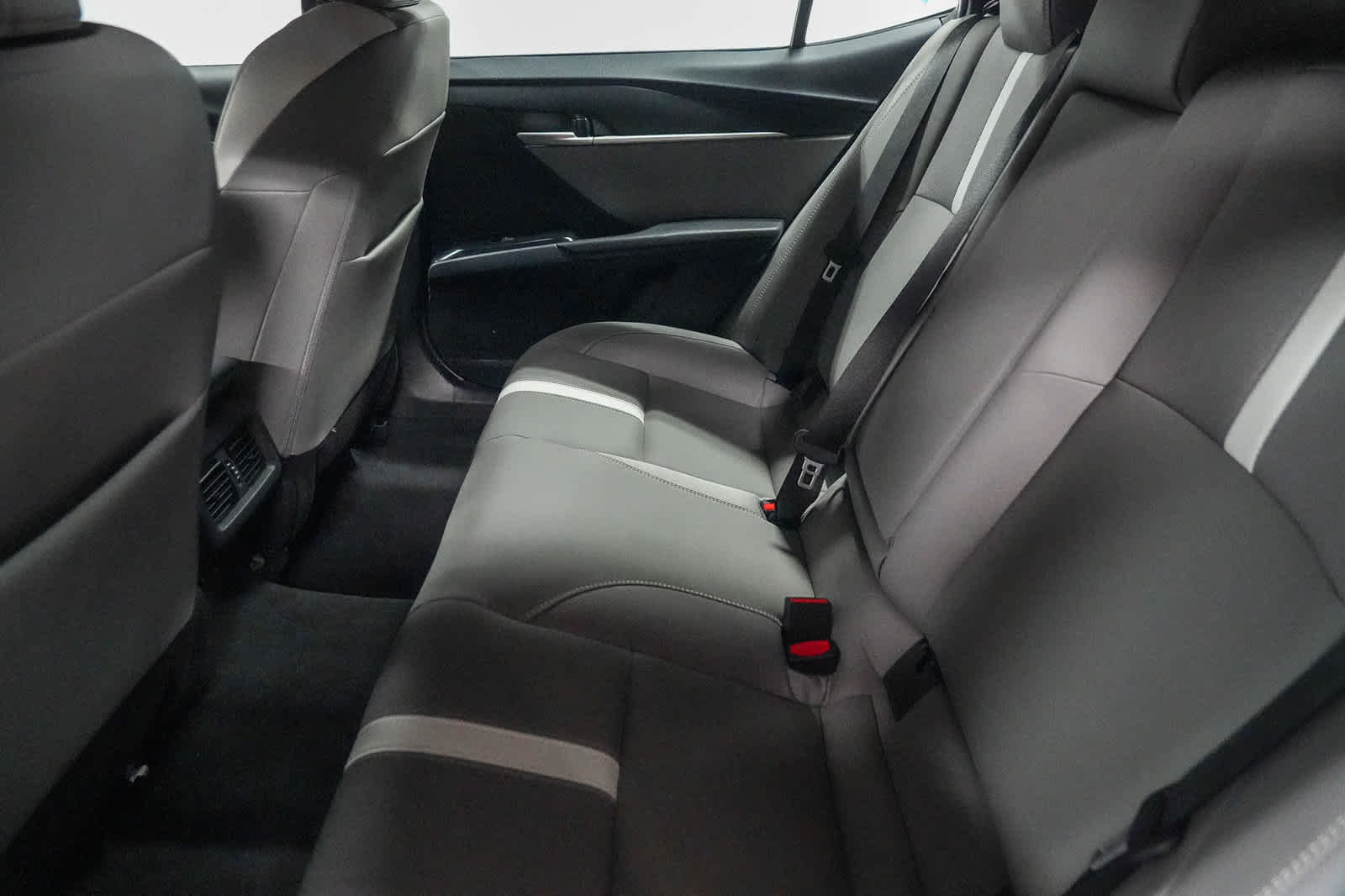 Used 2026 Toyota Camry SE w/ Convenience Package AWD/4WD image 18