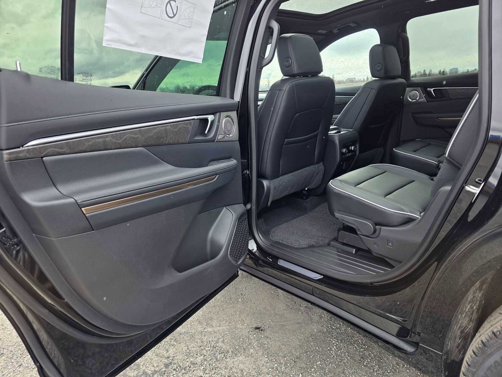 New 2026 Buick Enclave Avenir w/ Super Cruise Package AWD/4WD image 17