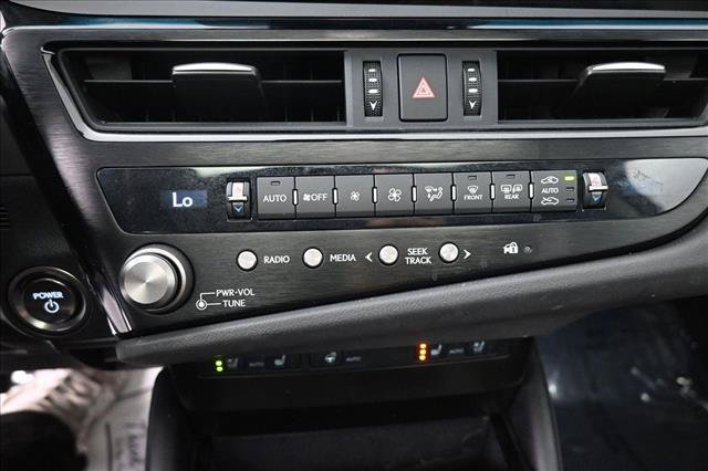 Used 2024 Lexus ES 300h w/ Premium Package FWD image 12