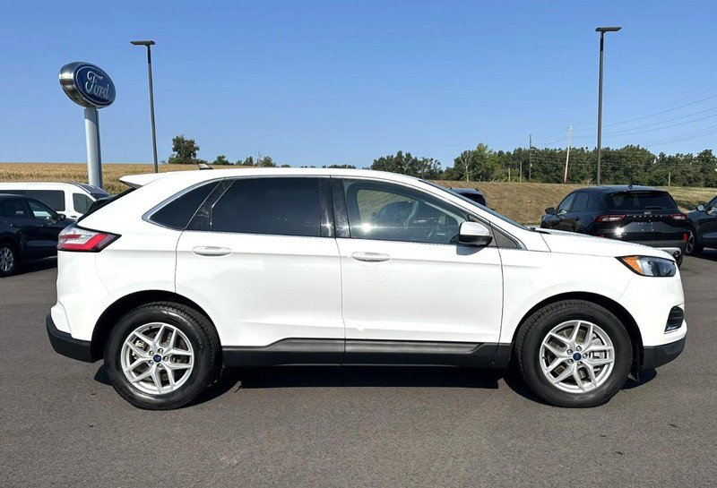 Used 2022 Ford Edge SEL image 2