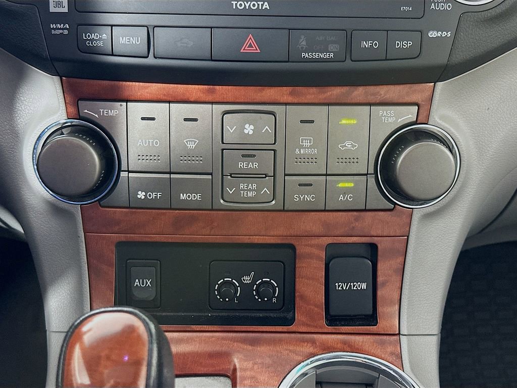Used 2010 Toyota Highlander Limited AWD/4WD image 19