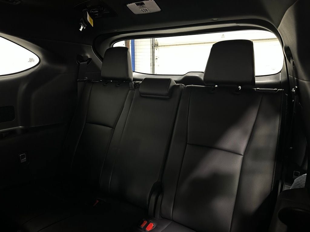 Used 2025 Toyota Highlander XSE AWD/4WD image 53