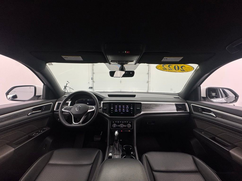 Used 2022 Volkswagen Atlas Cross Sport SE image 3