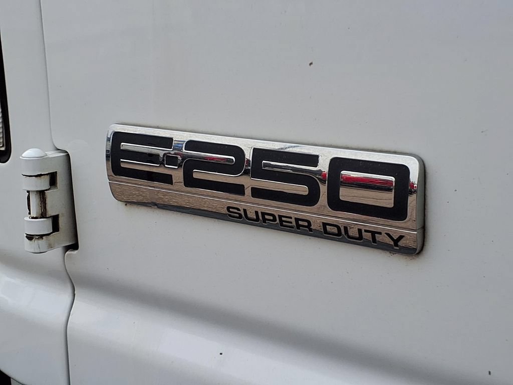 Used 2008 Ford E-250 and Econoline 250 RWD image 8