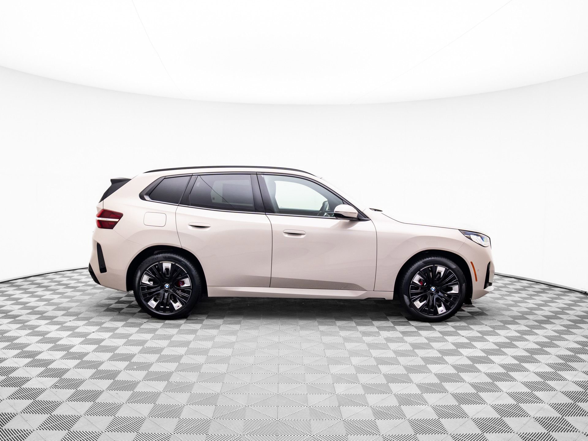 Certified 2025 BMW X3 xDrive30i w/ Premium Package image 7