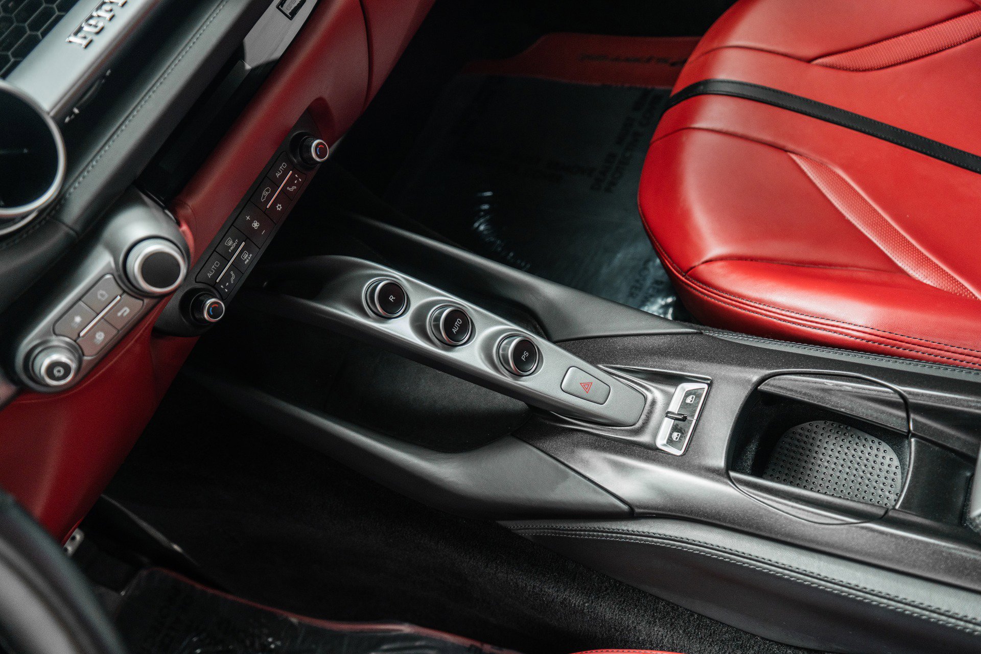 Used 2020 Ferrari 812 Superfast image 29