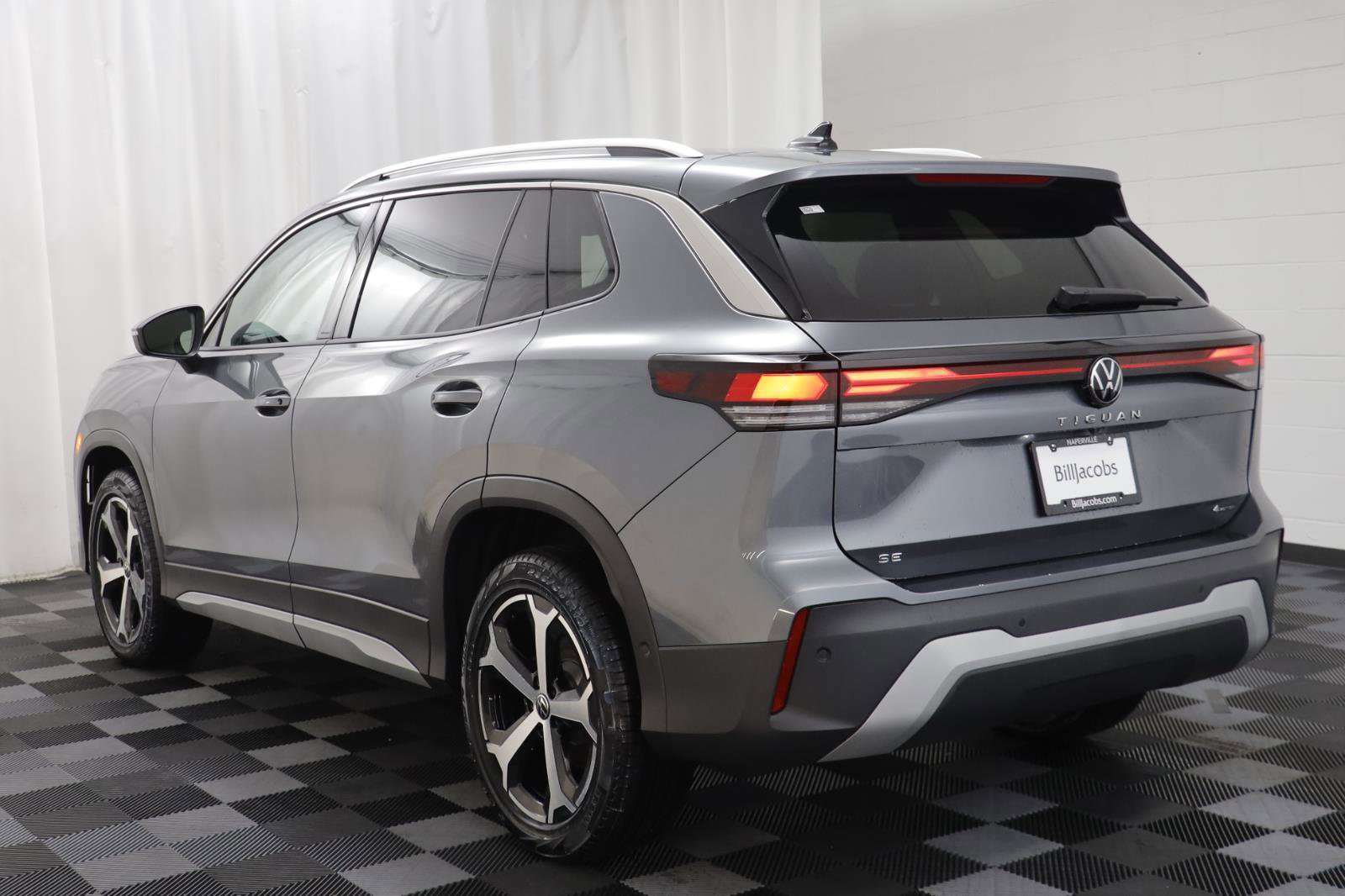 New 2026 Volkswagen Tiguan SE image 14