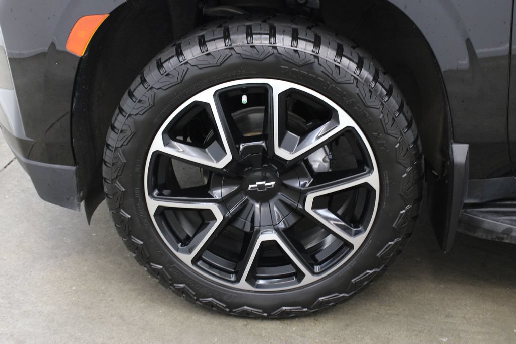 Used 2021 Chevrolet Tahoe RST w/ Luxury Package RWD image 29