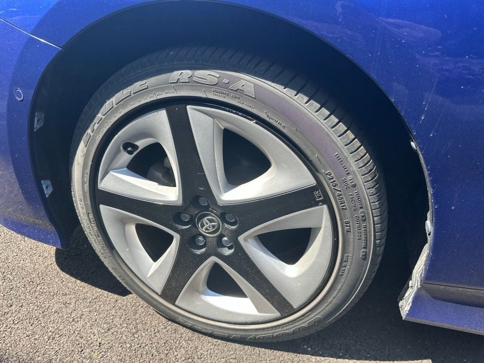 Used 2017 Toyota Prius Three Touring FWD image 5