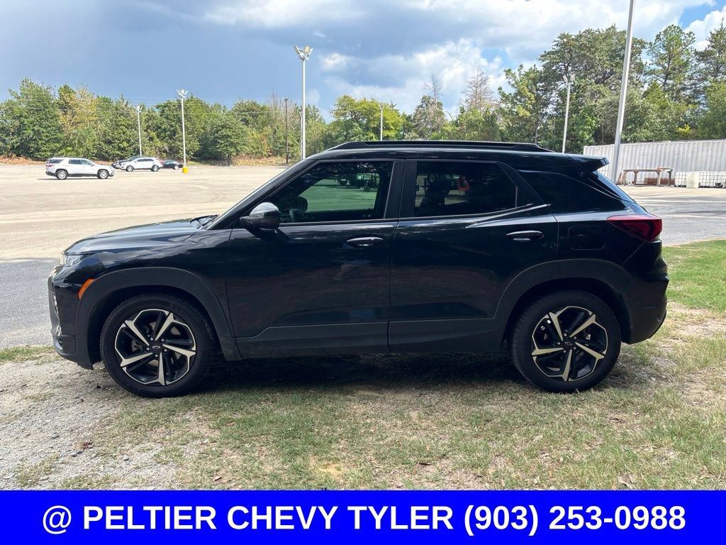 Used 2022 Chevrolet TrailBlazer RS w/ Sun and Liftgate Package FWD image 4