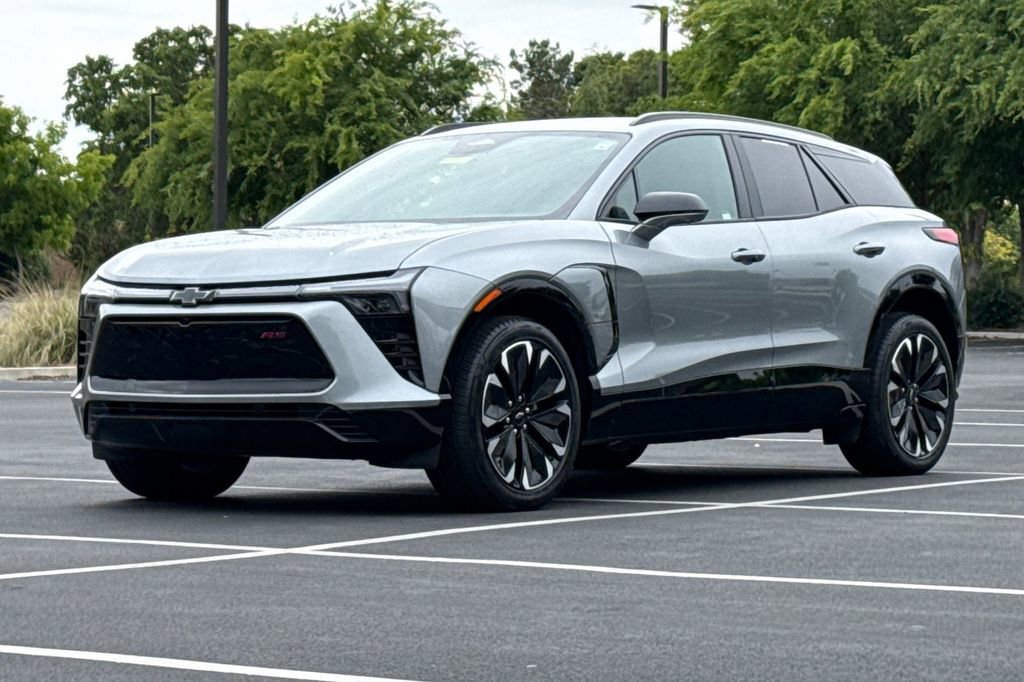 Used 2025 Chevrolet Blazer EV RS AWD/4WD image 16