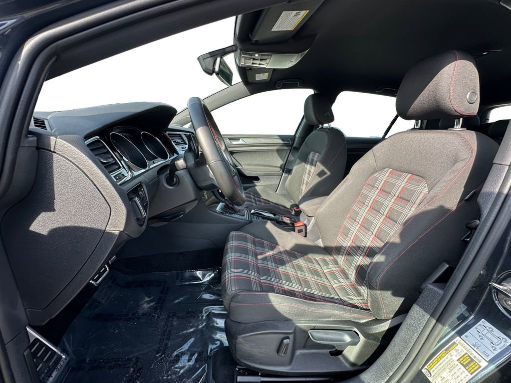 Used 2020 Volkswagen GTI S image 9