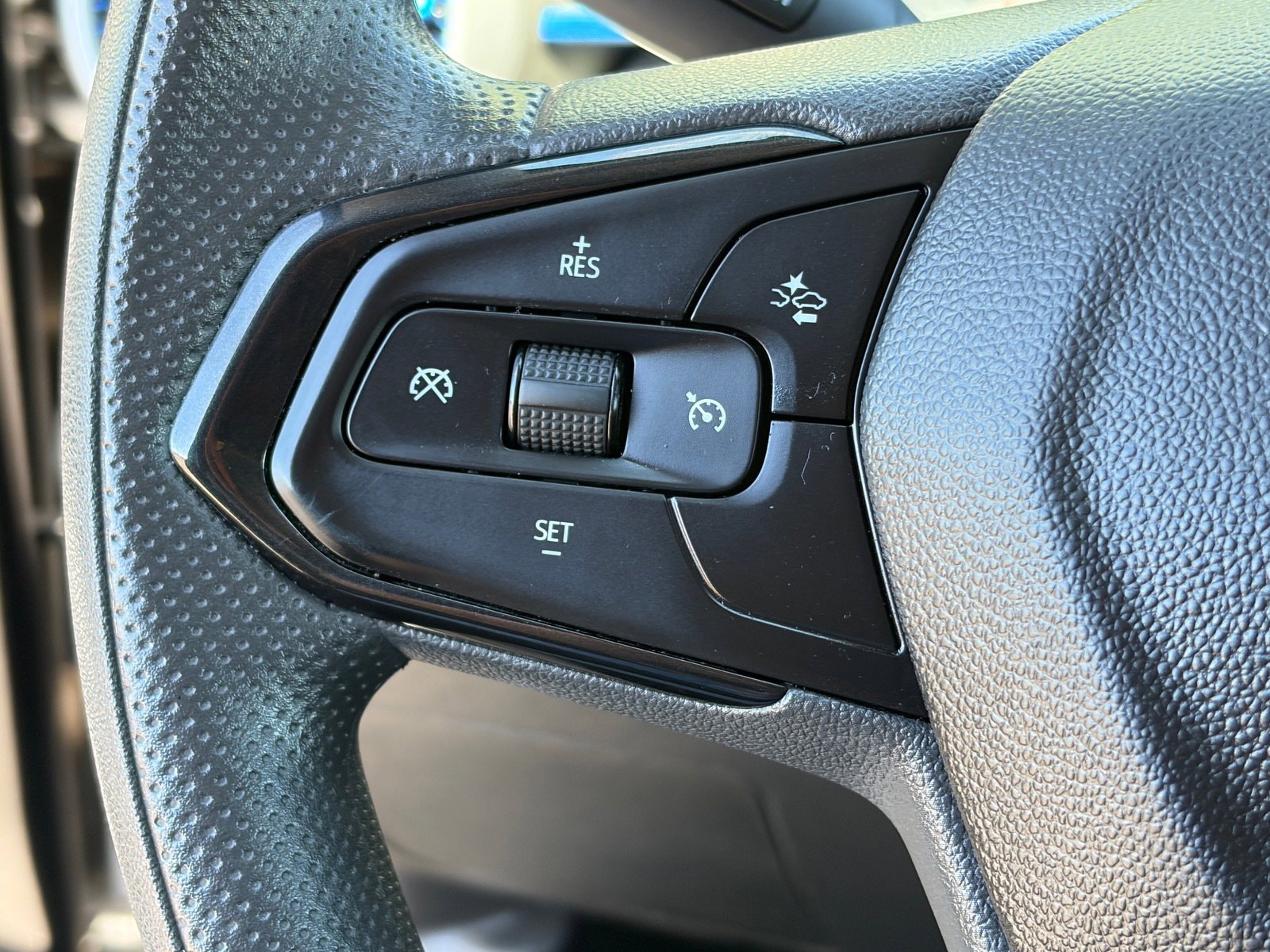 Used 2025 Chevrolet Trax LS image 20