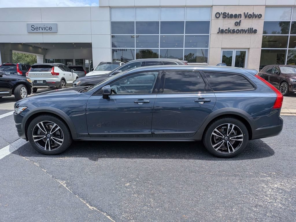 Used 2019 Volvo V90 T5 Cross Country w/ Protection Package Premier AWD/4WD image 3