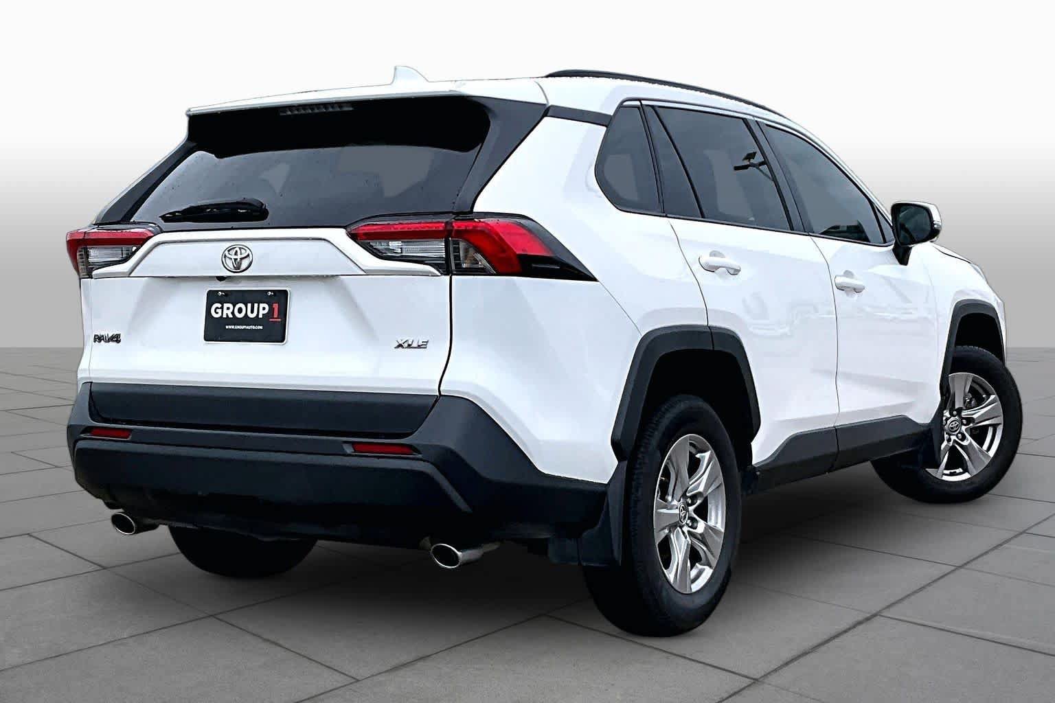 Used 2023 Toyota RAV4 XLE w/ Convenience Package FWD image 13