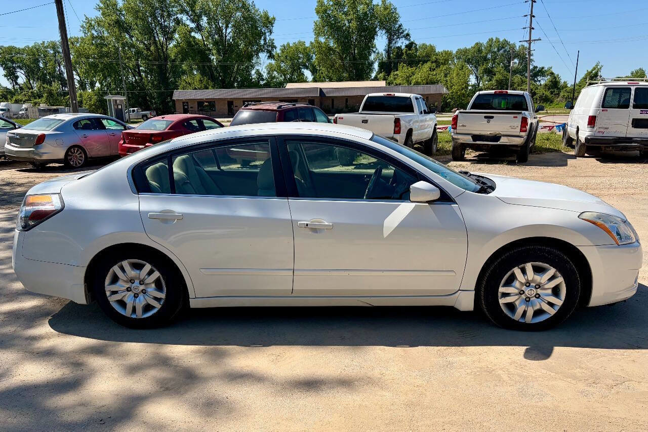 Used 2012 Nissan Altima 2.5 S w/ Value Pkg FWD image 7