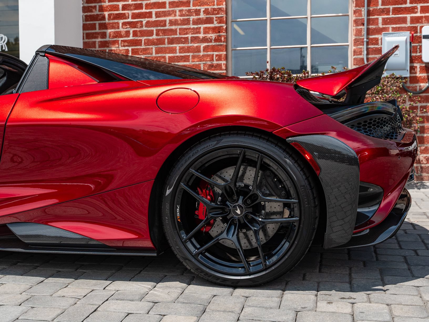 Used 2022 McLaren 765LT RWD image 14