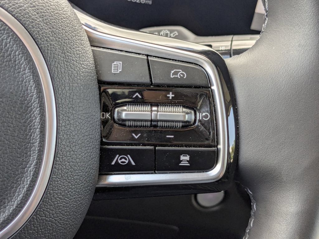 Used 2025 Kia Carnival SX Prestige FWD image 40