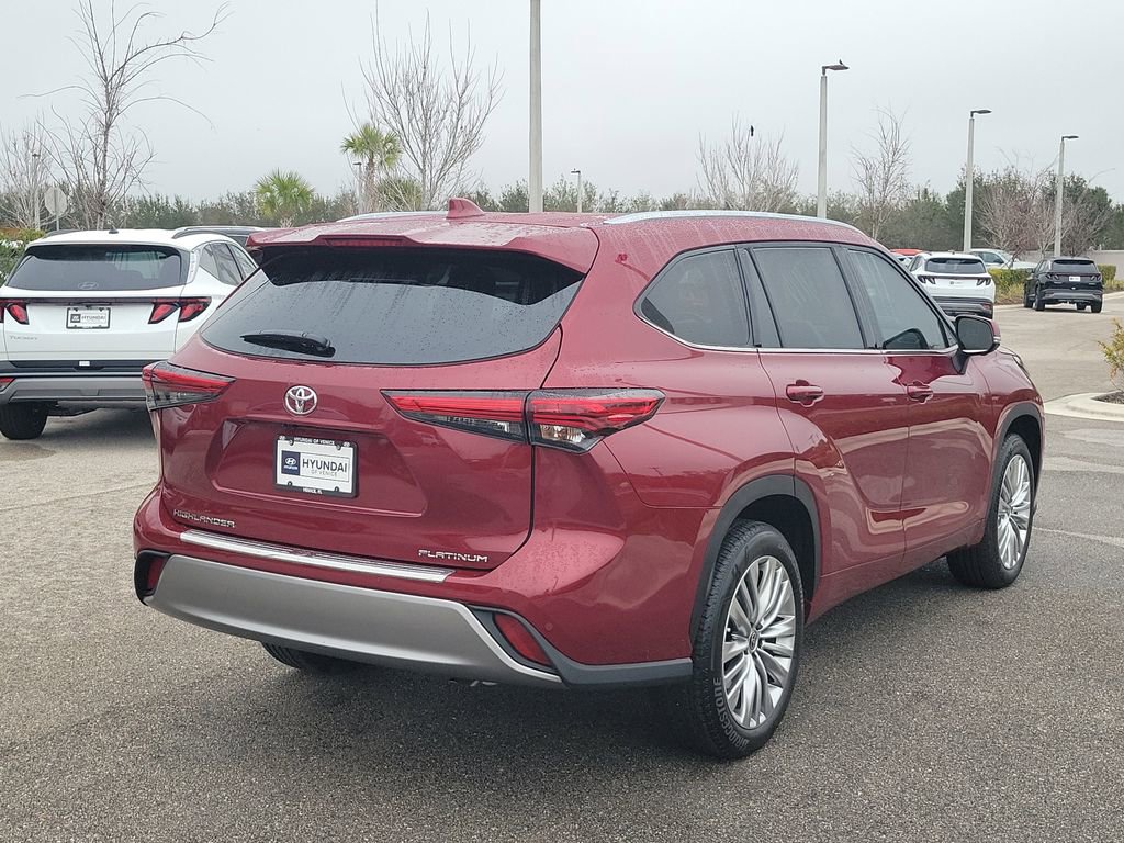 Used 2023 Toyota Highlander Platinum image 6