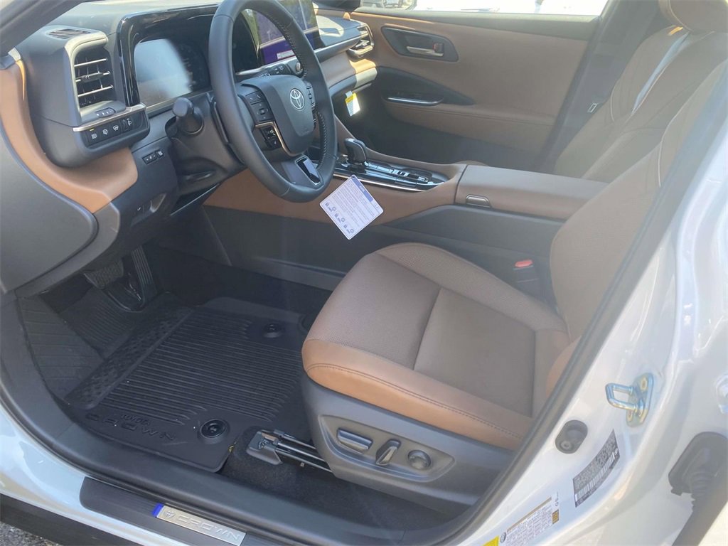 New 2025 Toyota Crown Signia image 16