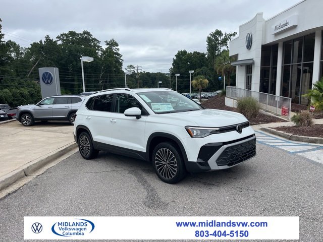 New 2025 Volkswagen Taos SE image 1