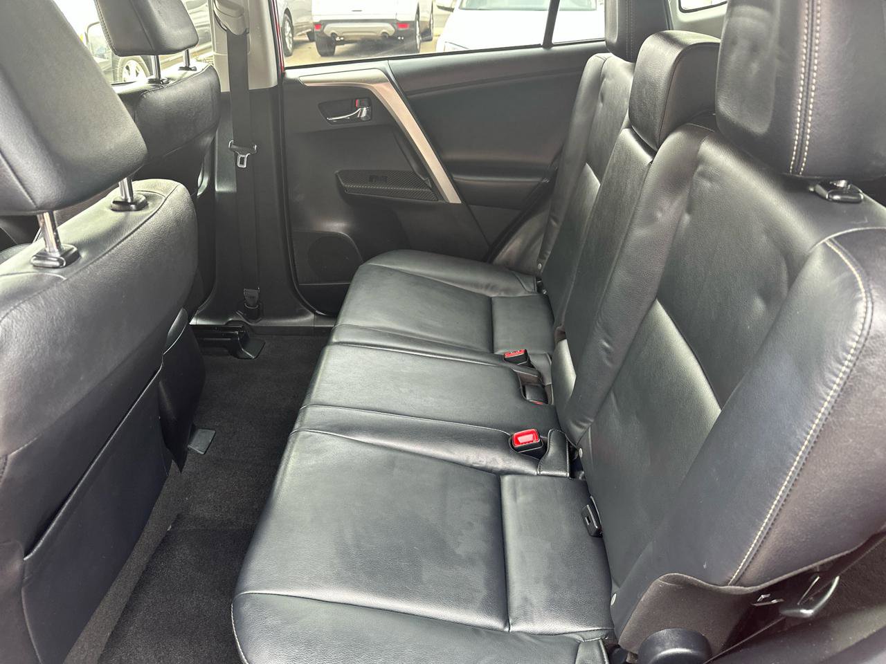 Used 2015 Toyota RAV4 Limited image 12