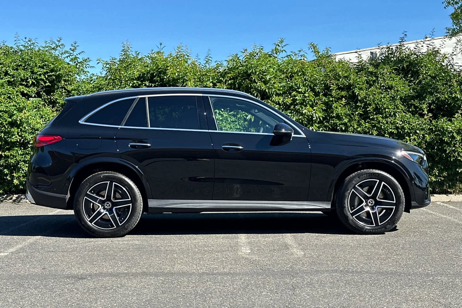 New 2026 Mercedes-Benz GLC 300 4MATIC image 2