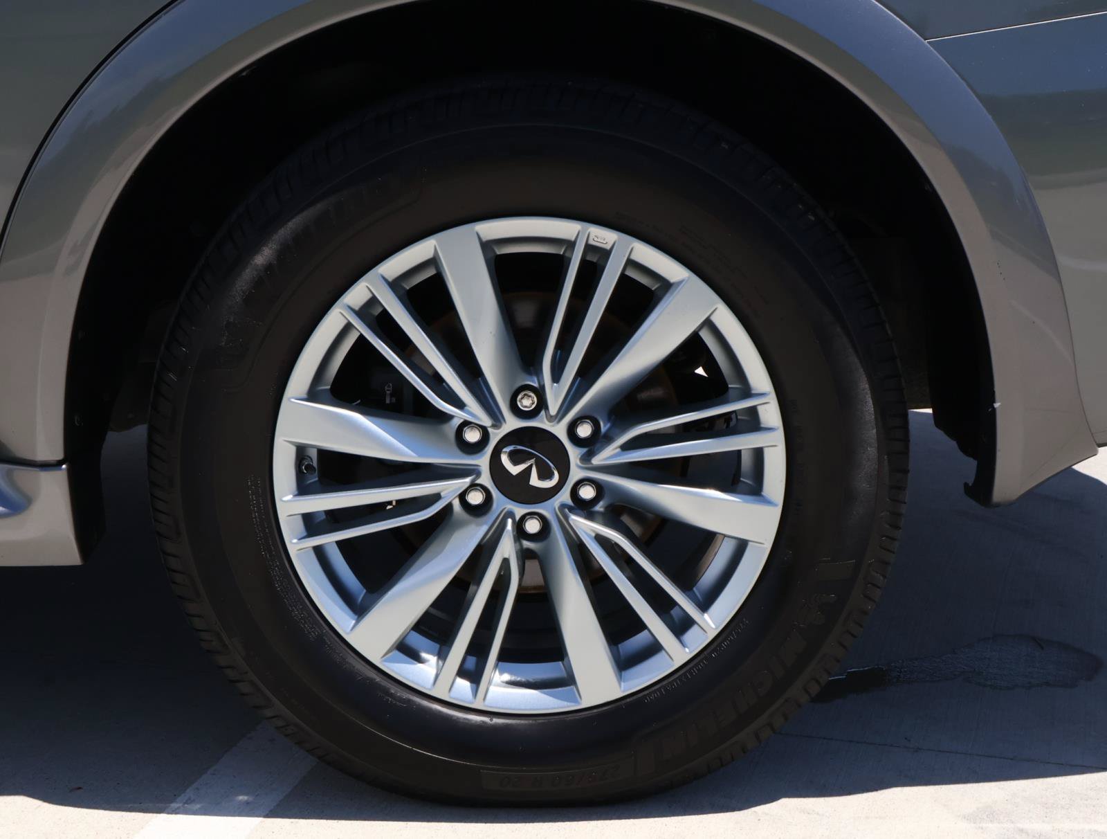 Used 2019 INFINITI QX80 Luxe RWD image 8