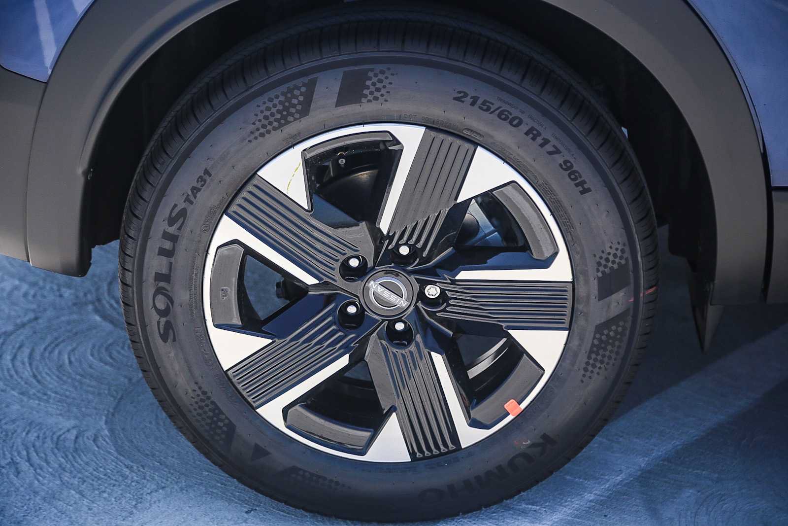 New 2025 Nissan Kicks SV AWD/4WD image 11